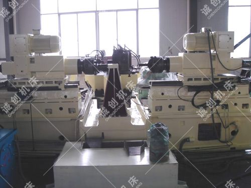 汽车前轴主销孔粗、精镗及车面机床