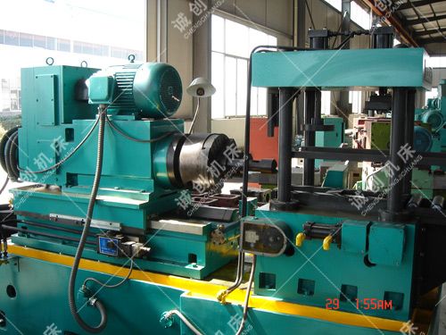 拖拉机（jī）后桥壳加工机床